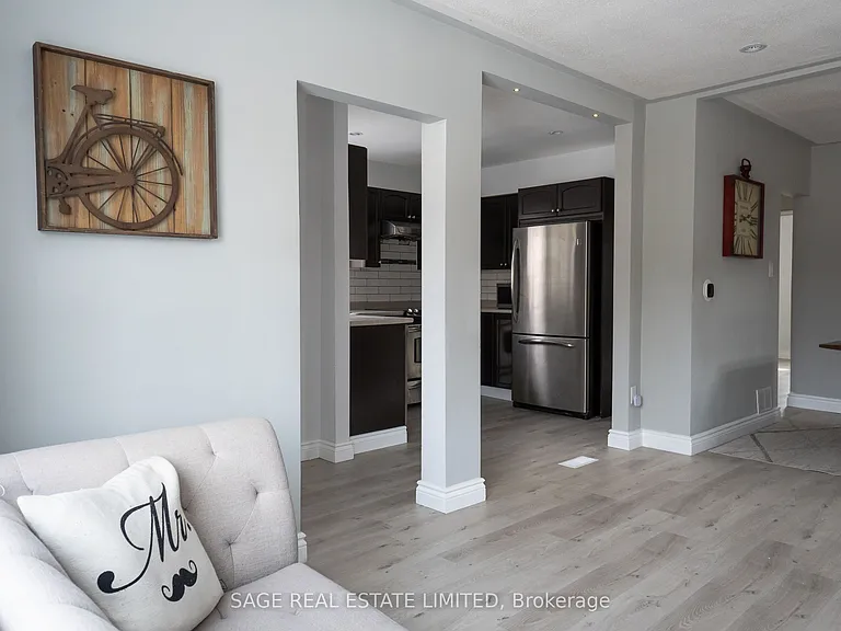 37 Tiago Ave #MAIN FLOOR — Photo 11