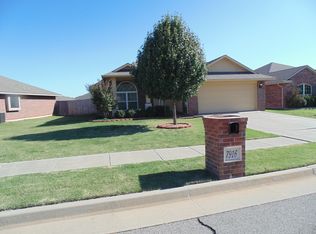 7916 Woodbend Ln, Del City, OK 73135