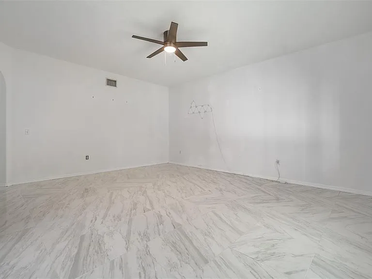 380 Rosalind Ln — Photo 15