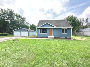 10N914 Gale St, Elgin, IL 60123