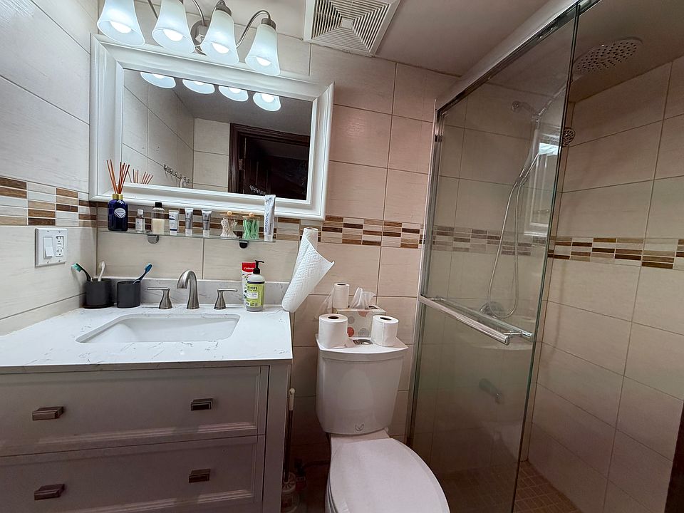 2nd image of 342 Bay 10th St #1
