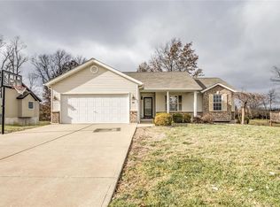 511 Creekwood Blvd, Troy, MO 63379