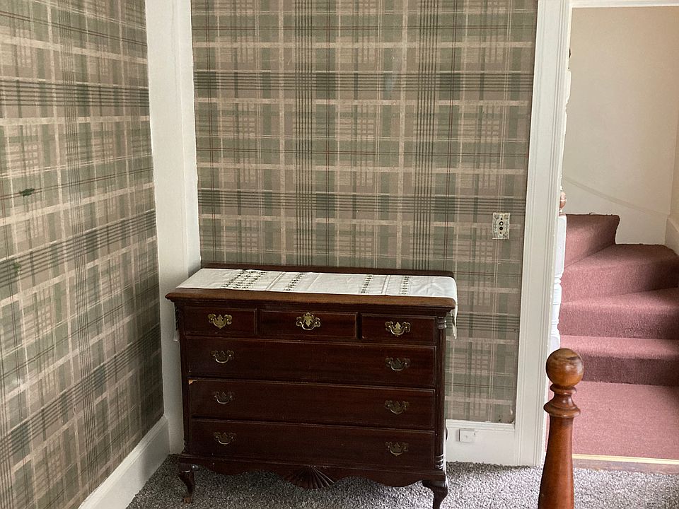 2nd image of 109 Main St #4