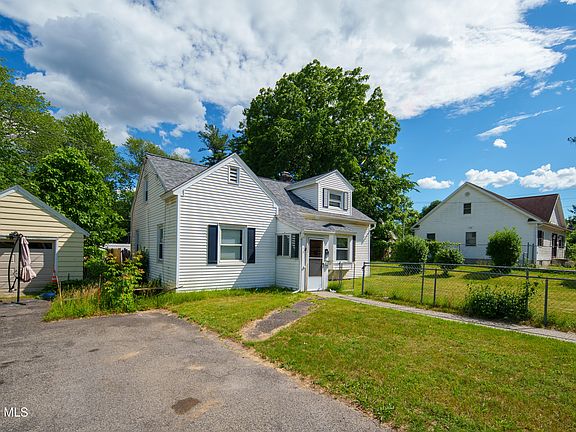 3rd image of 16 Lake Road
