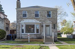 2nd image of 6616 W Roscoe Ave