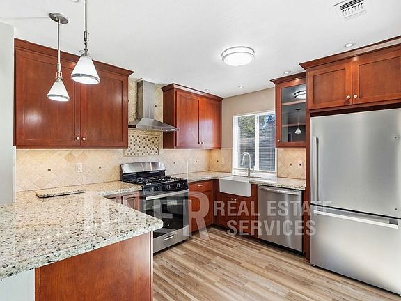 3rd image of 9549 Sara St