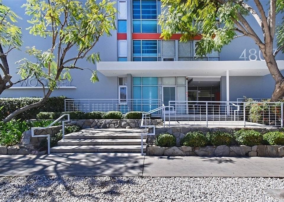 1st image of 4807 Woodley Ave Unit 204