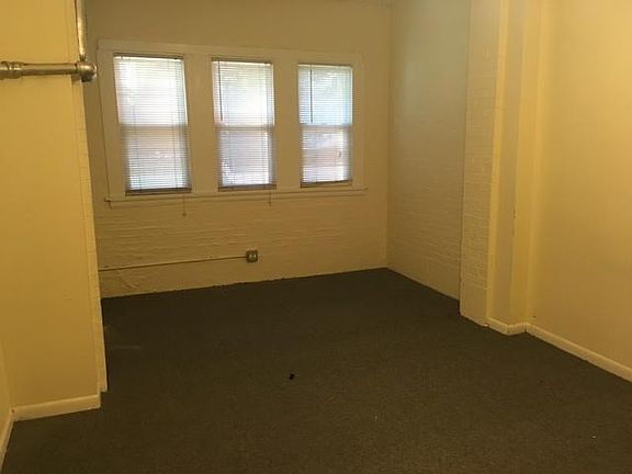 3rd image of 1649 W Greenleaf Ave #1BE