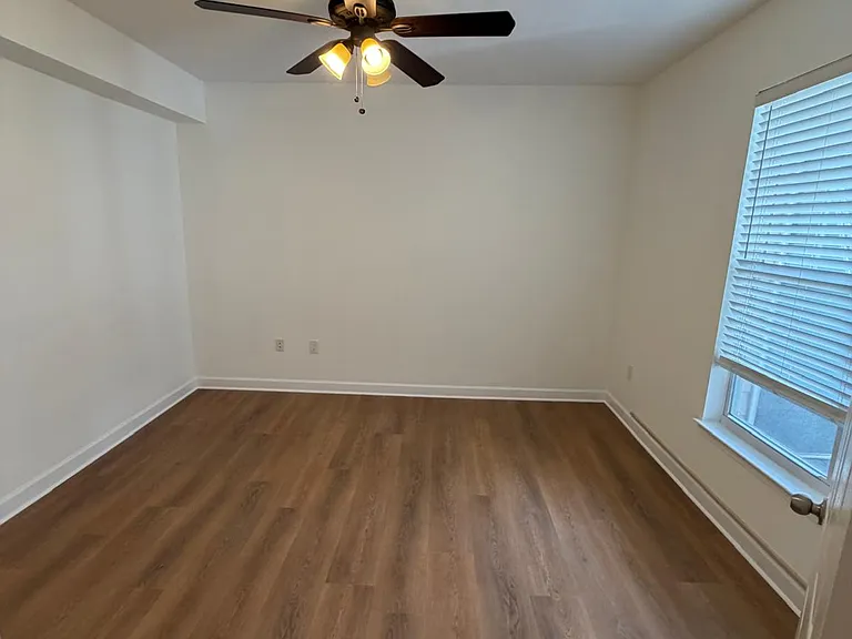 501 Hungerford Dr #356 — Photo 16