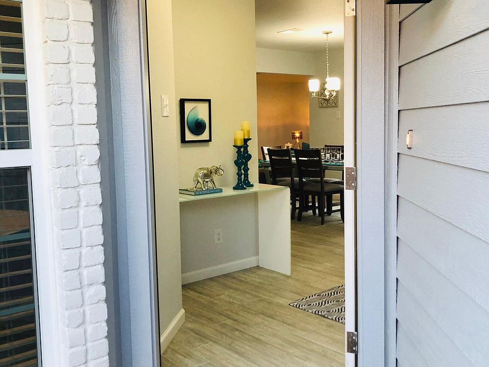 1st image of 422 Tall Oaks Ln