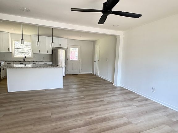 5th image of 723 Sheffield Rd