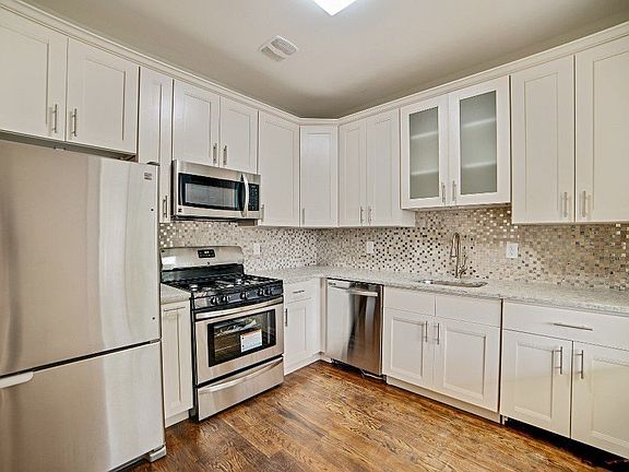 5th image of 1651 E 49th St