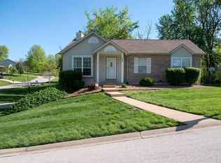 549 Oak Hill Dr, Lake Saint Louis, MO 63367