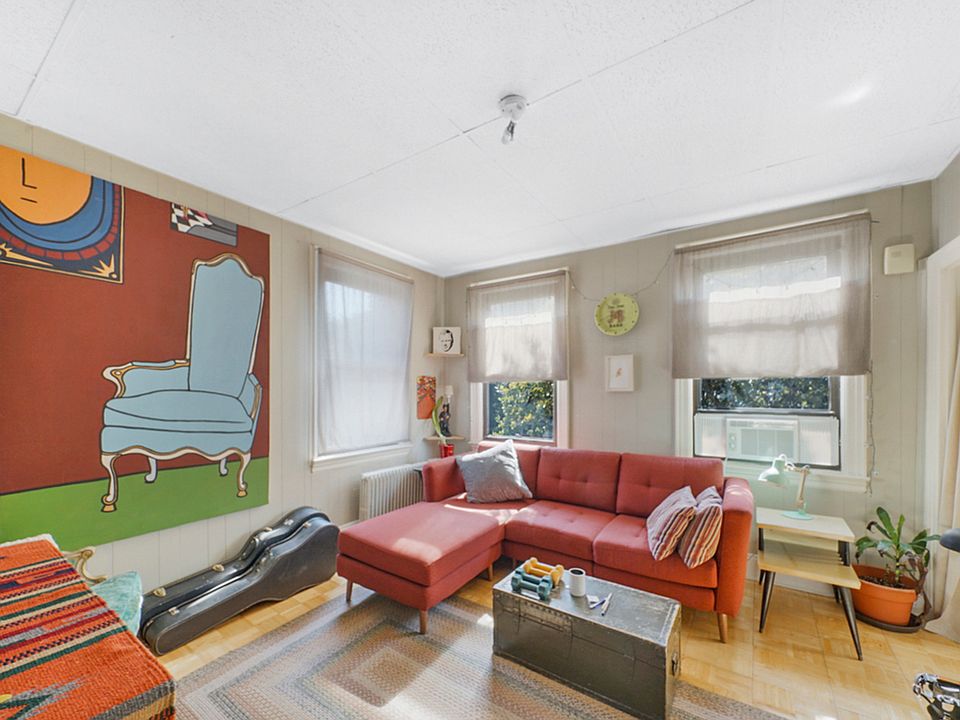 1st image of 111 Ainslie St #3