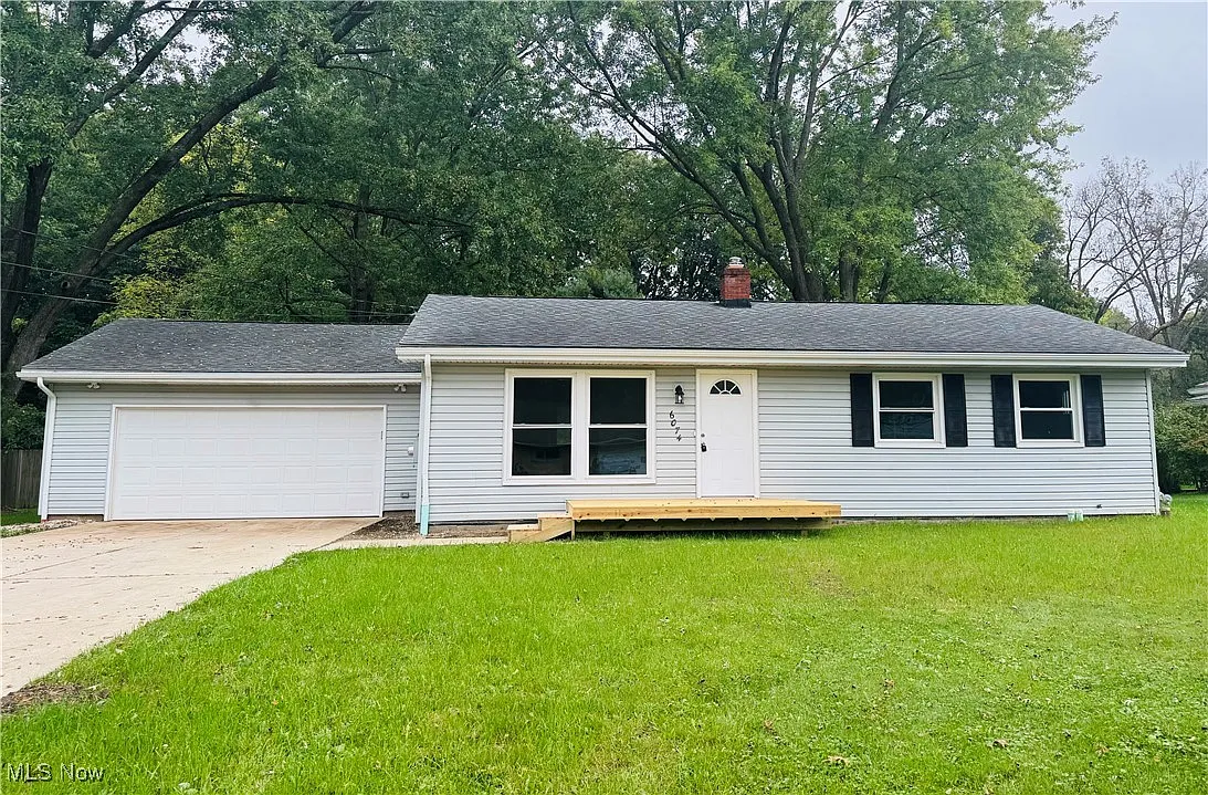 6074 Patricia Ave photo 1