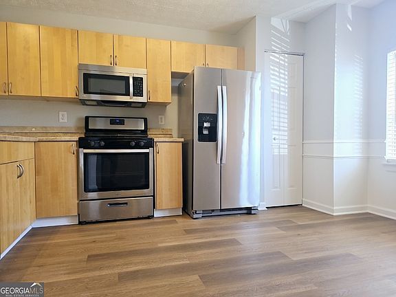 3rd image of 1426 Glynview Cir