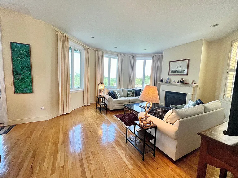 15 Hammersmith Rd #16 — Photo 8