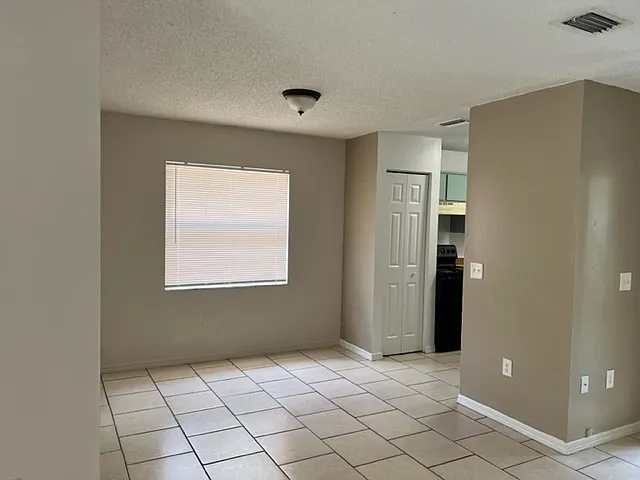 4204 E Hanna Ave — Photo 6