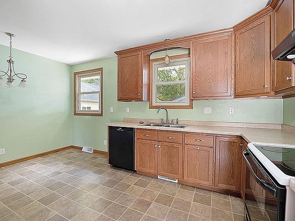 4th image of 189 Denhardt Ave