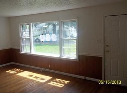 4th image of 7528 Haywood Dr