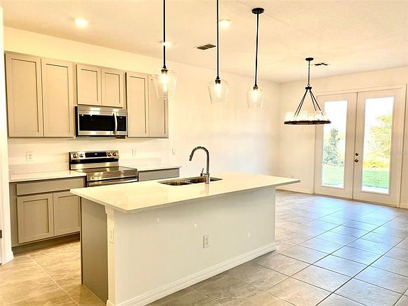 4th image of 2190 Derwent Dr