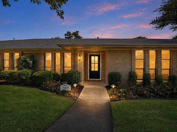 2nd image of 1905 Midcrest Dr