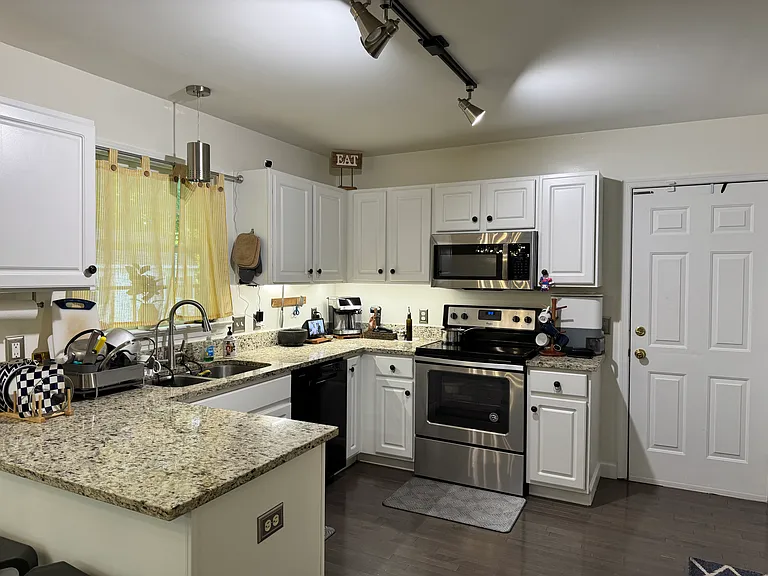 12321 Collinstone Pl — Photo 5