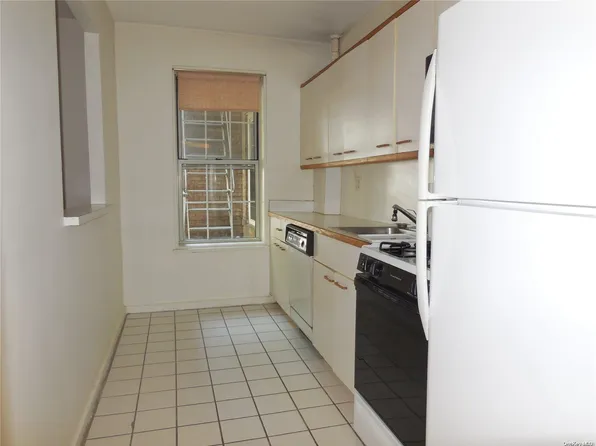 51-42 30 Avenue #2, Woodside, NY 11377