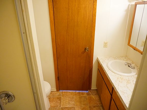 5th image of 507 8th St APT 302