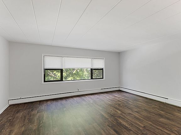 2nd image of 6007 N Kenmore Ave #17118803