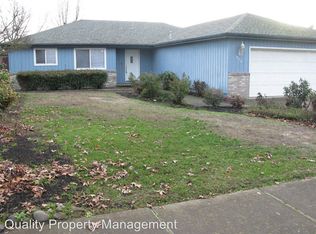 910 Hopkins Rd, Central Pt, OR 97502