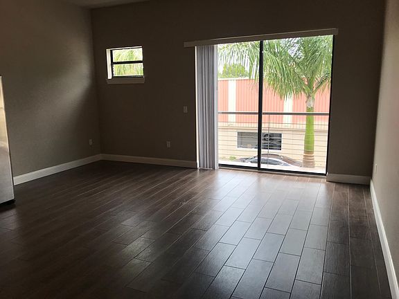 4th image of 2253 Central Ave #202