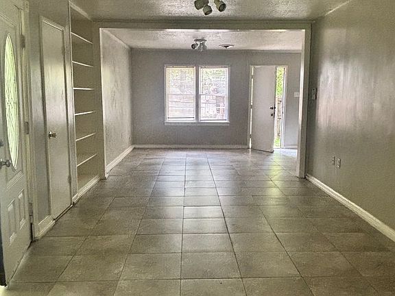 4th image of 1452 Woody Dr