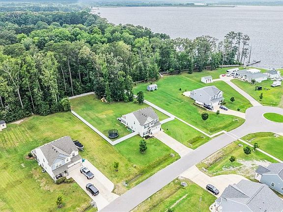 3rd image of 111 Chapman Ln