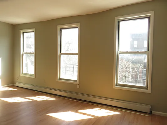 Rented by Rennit Inc. | media 25