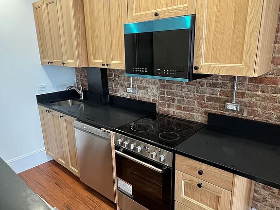 4th image of 8 W 71st St #1A