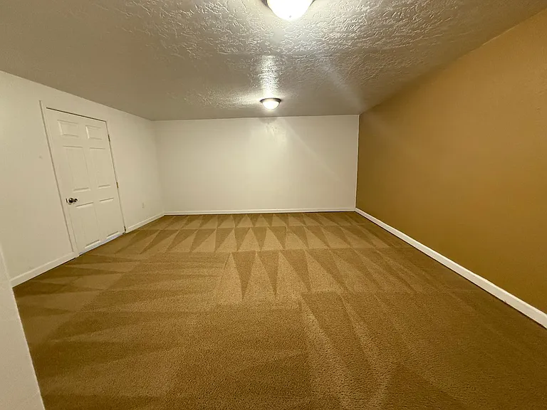 1450 Baker 1451 Ashland — Photo 11