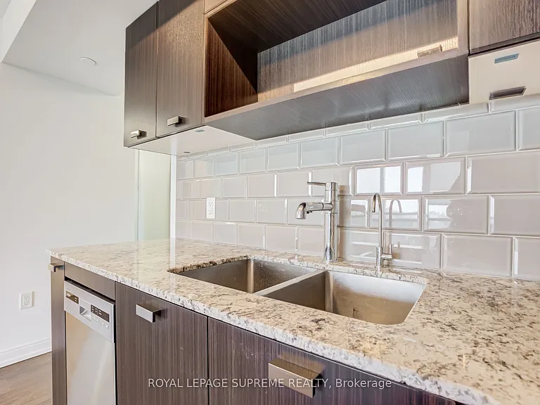 275 Village Green Sq #1920 — Photo 21