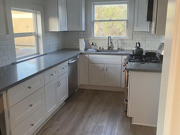3rd image of 533 University Ave