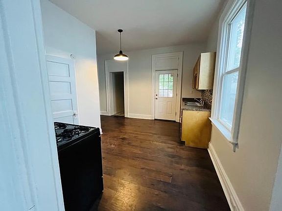 4th image of 4022 Delaney St #1