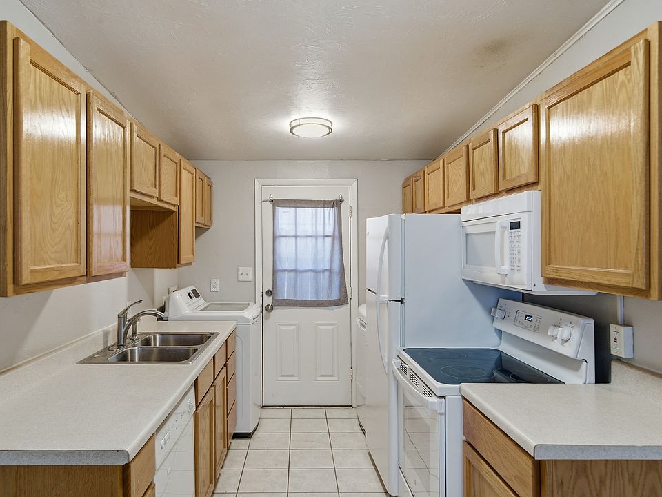 1st image of 2910 W 44th Ave #A