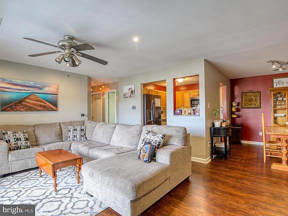 5th image of 136 Brookland Ct APT 11