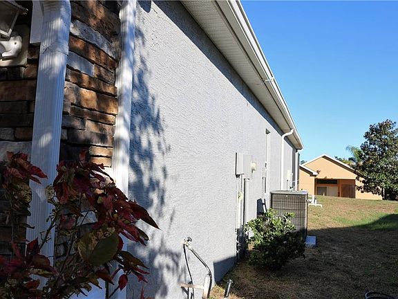3rd image of 215 Towerview Dr E