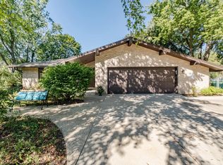 S56W29670 Roanoke Dr, Waukesha, WI 53189