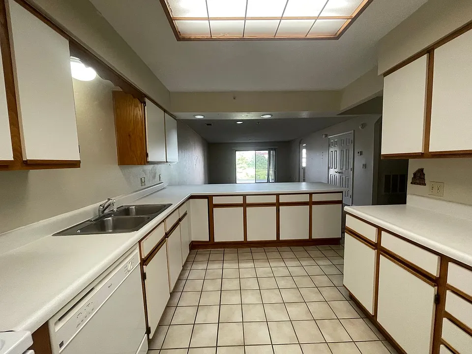 350 S Wildwood Dr #D3