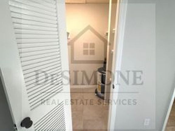 5th image of 2601 NE 49th Ave #A