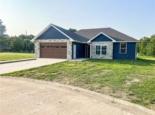 100 Brookside Ct, Brookfield, MO 64628
