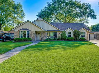 5307 Winding Way Dr, Houston, TX 77091