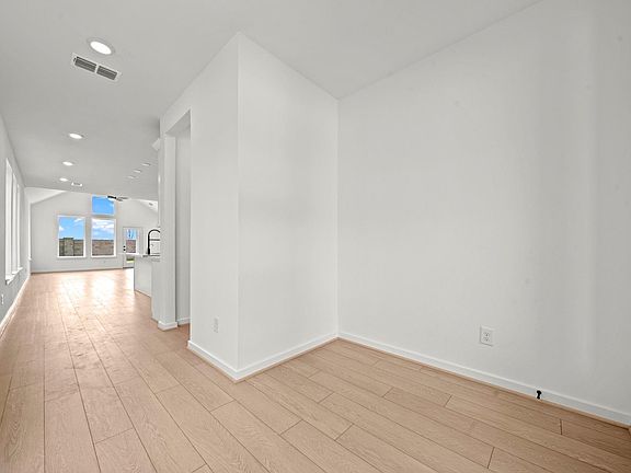 4th image of 21643 Lampeter River Ln