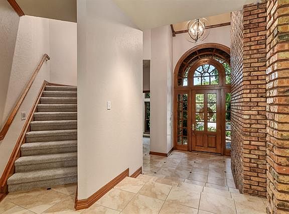 5th image of 3305 Scarborough Lane Ct